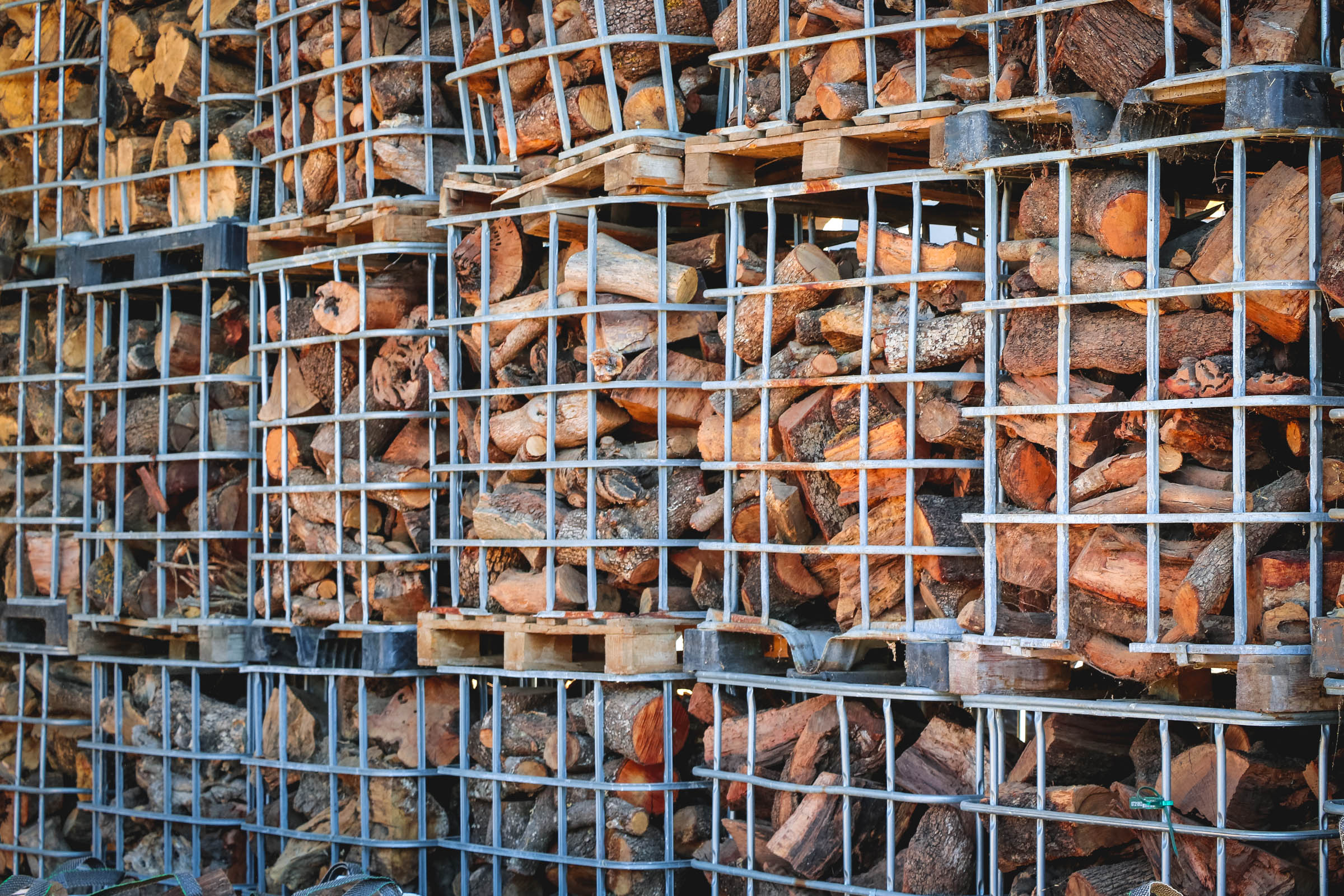 Leñas Marcos VENTA DE LEÑA Y CARBÓN