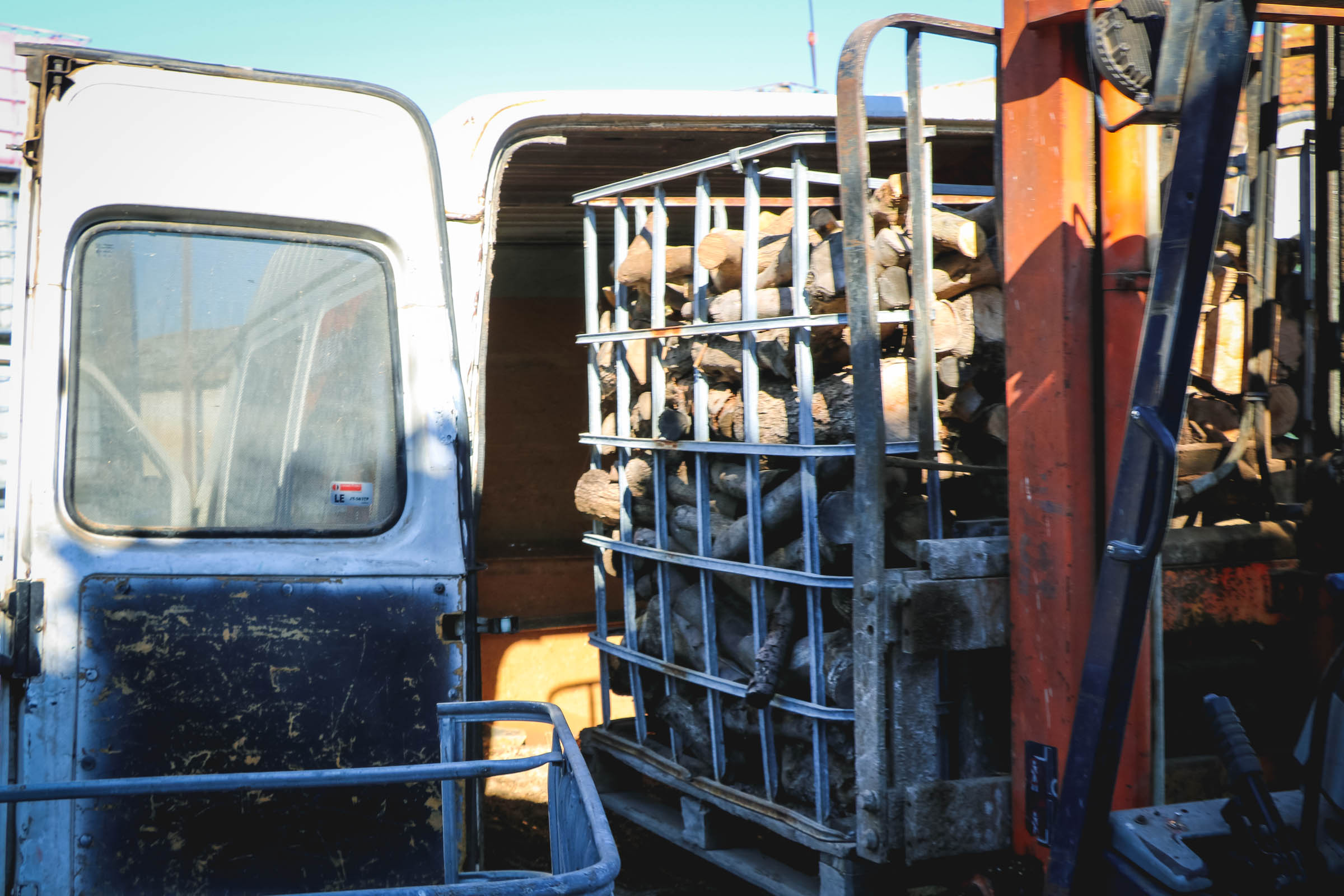 Leñas Marcos VENTA DE LEÑA Y CARBÓN